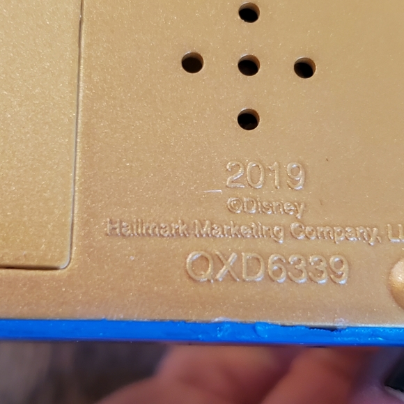 Little Mermaid Ornament 2019 - Picture 5 of 5